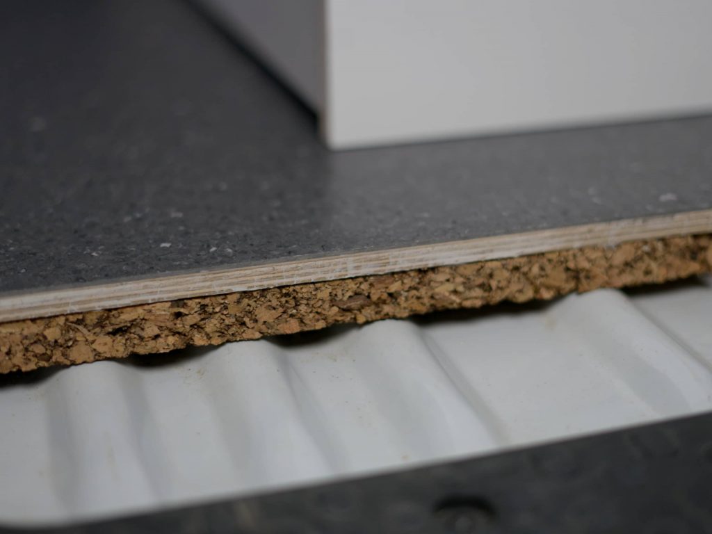 Nachhaltige Isolierung der Bodenplatte mit Kork